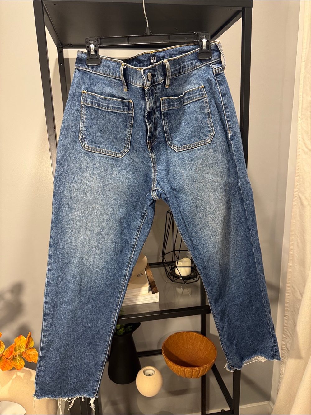 060. GAP women Medium Blue Relaxed Jeans with Raw Hem